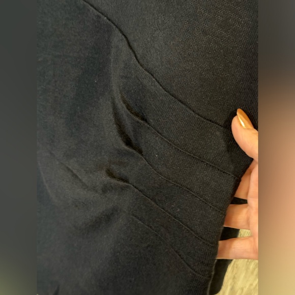 DG2 Sweater sz 1X w/rousching detail on side. NWOT - Picture 2 of 6